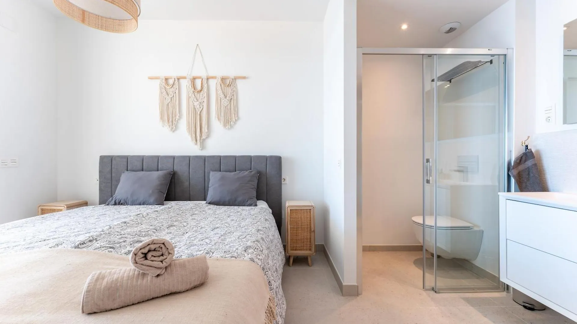 Seaviews Reserve Higueron فوينخيرولا 0*,  إسبانيا